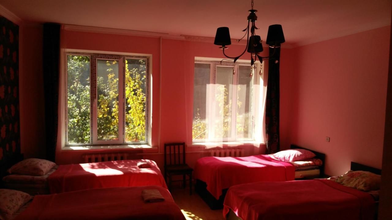 Гостевой дом Red Stone Guest House Степанцминда